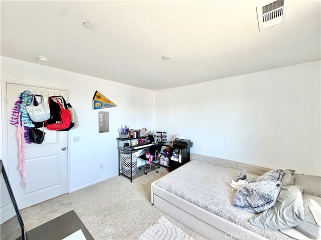 30120 Crescent Pointe Way, Menifee, CA 92585
