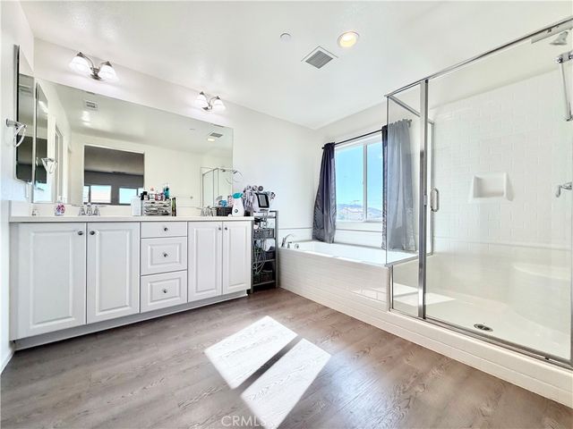 30120 Crescent Pointe Way, Menifee, CA 92585