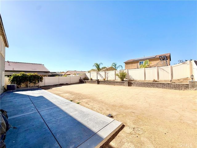 30120 Crescent Pointe Way, Menifee, CA 92585