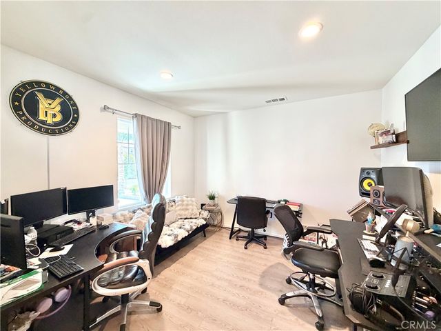 30120 Crescent Pointe Way, Menifee, CA 92585