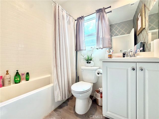 30120 Crescent Pointe Way, Menifee, CA 92585