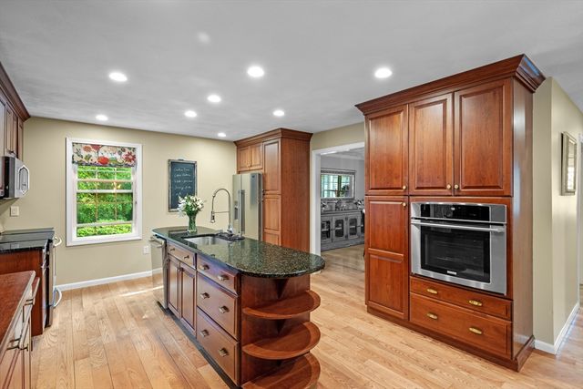 11 Arthur Gordon Dr, Rowley, MA 01969