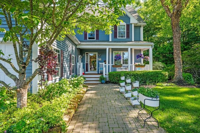 11 Arthur Gordon Dr, Rowley, MA 01969
