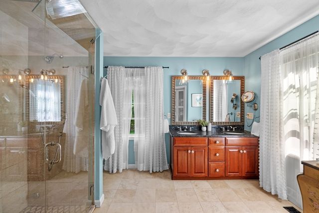 11 Arthur Gordon Dr, Rowley, MA 01969