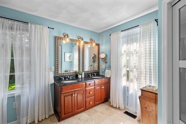 11 Arthur Gordon Dr, Rowley, MA 01969