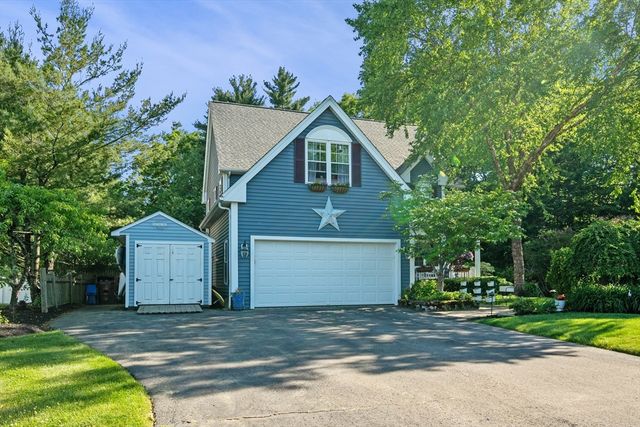11 Arthur Gordon Dr, Rowley, MA 01969