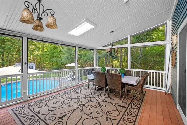 11 Arthur Gordon Dr, Rowley, MA 01969