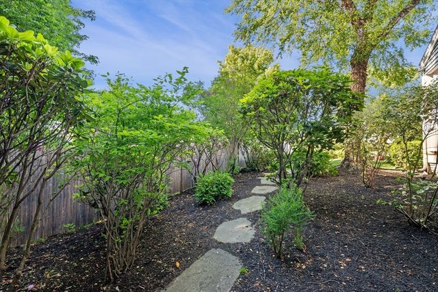 11 Arthur Gordon Dr, Rowley, MA 01969