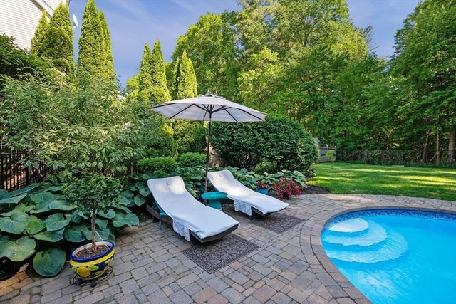 11 Arthur Gordon Dr, Rowley, MA 01969