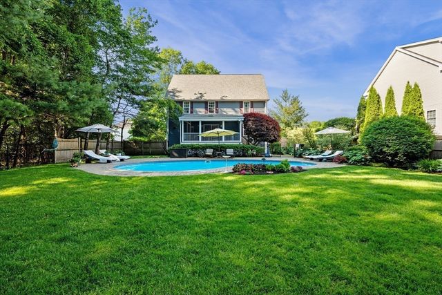 11 Arthur Gordon Dr, Rowley, MA 01969
