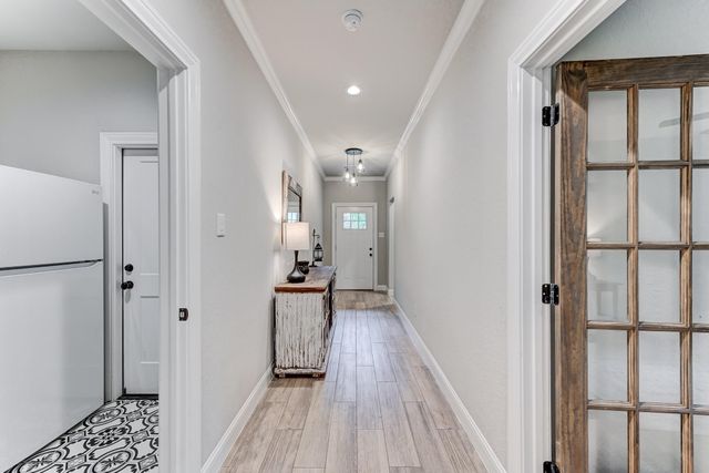 161 Springs Edge Drive, Conroe, TX 77356