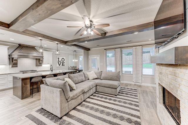 161 Springs Edge Drive, Conroe, TX 77356