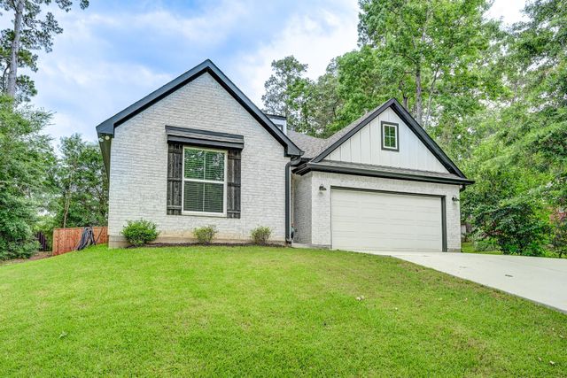 161 Springs Edge Drive, Conroe, TX 77356