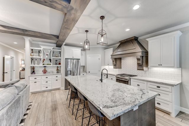 161 Springs Edge Drive, Conroe, TX 77356