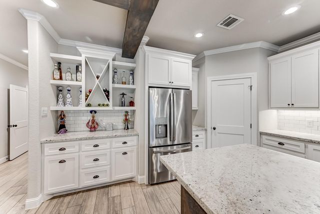 161 Springs Edge Drive, Conroe, TX 77356