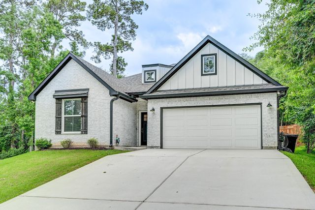 161 Springs Edge Drive, Conroe, TX 77356