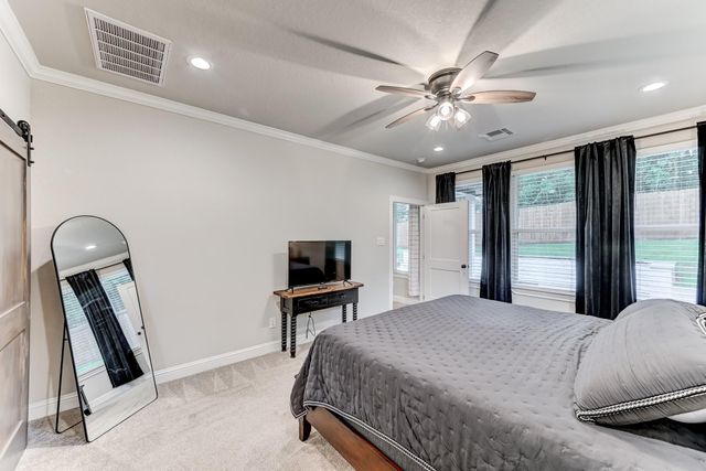 161 Springs Edge Drive, Conroe, TX 77356