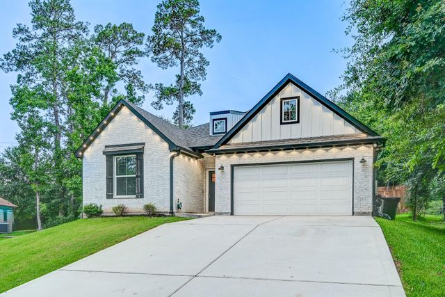 161 Springs Edge Drive, Conroe, TX 77356
