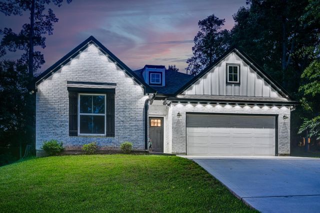 161 Springs Edge Drive, Conroe, TX 77356