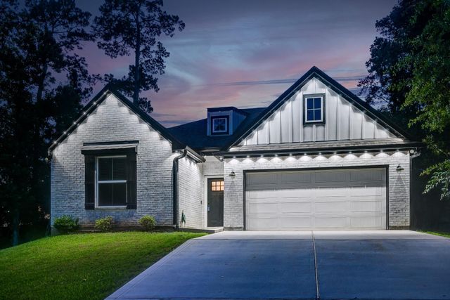 161 Springs Edge Drive, Conroe, TX 77356