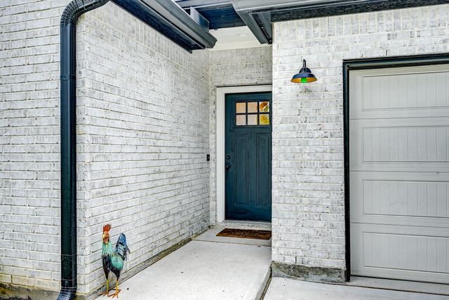 161 Springs Edge Drive, Conroe, TX 77356
