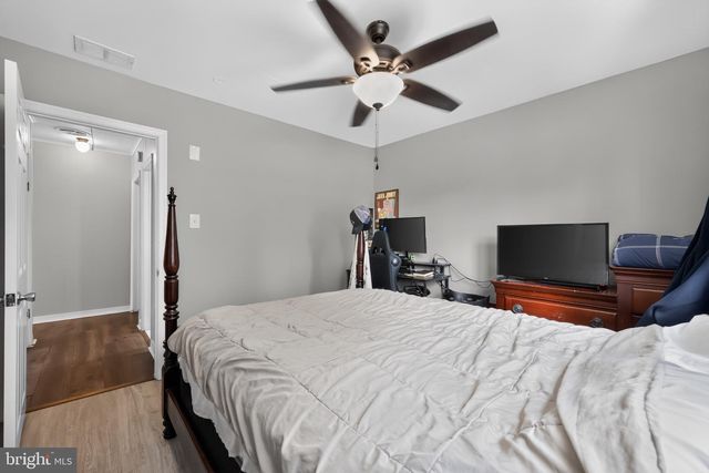 285 MILL RD, Burlington, NJ 08016