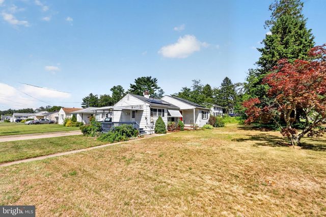 285 MILL RD, Burlington, NJ 08016