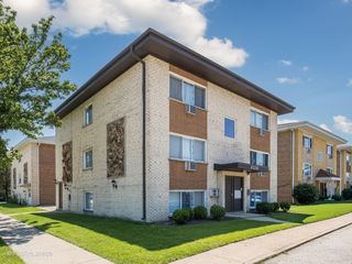 4728 N Olcott Avenue, Harwood Heights, IL 60706
