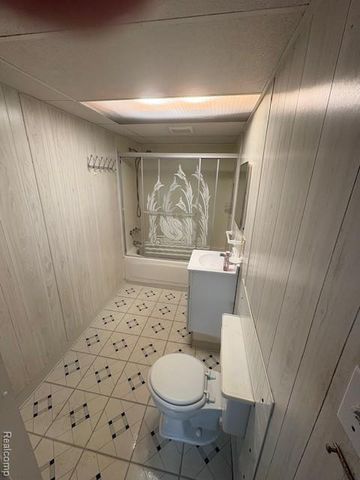 26253 Fordson Highway, Redford, MI 48239