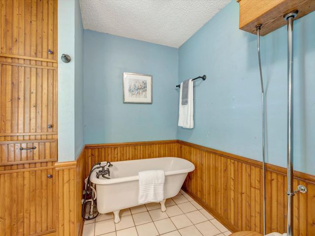 1015 Woodhorn Drive, Houston, TX 77062