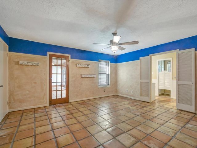 1015 Woodhorn Drive, Houston, TX 77062