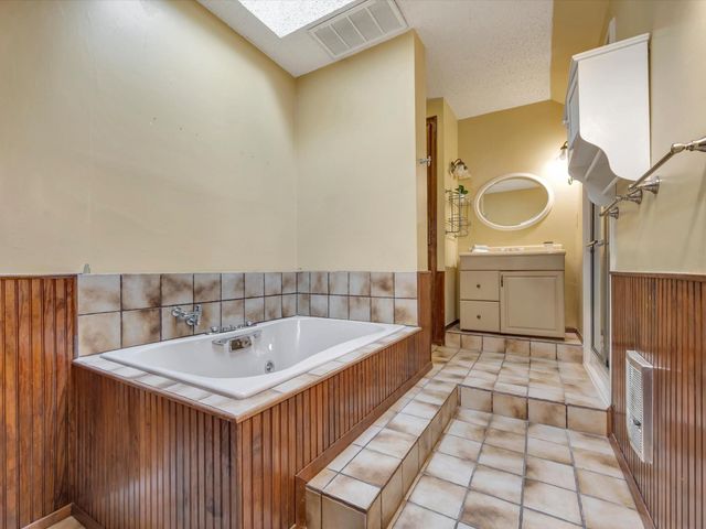 1015 Woodhorn Drive, Houston, TX 77062