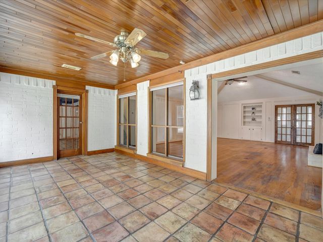 1015 Woodhorn Drive, Houston, TX 77062