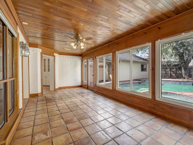 1015 Woodhorn Drive, Houston, TX 77062