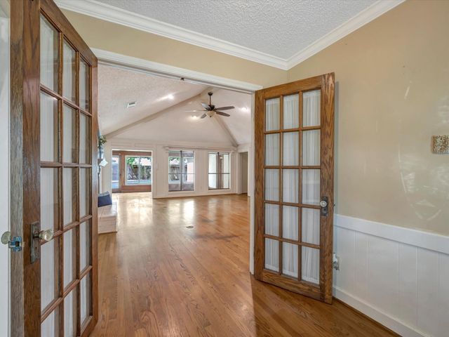 1015 Woodhorn Drive, Houston, TX 77062