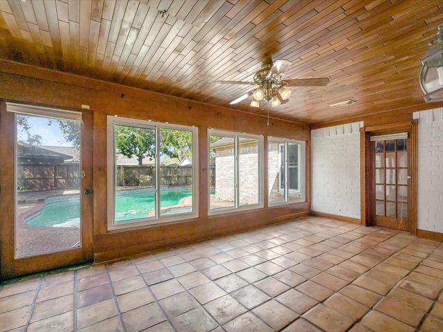 1015 Woodhorn Drive, Houston, TX 77062