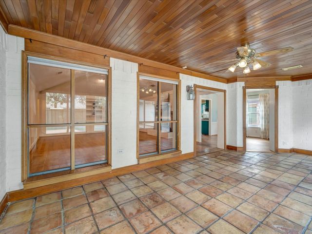 1015 Woodhorn Drive, Houston, TX 77062