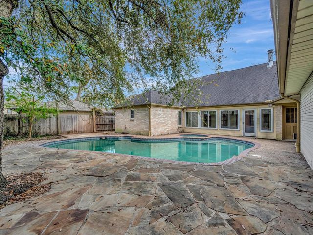 1015 Woodhorn Drive, Houston, TX 77062