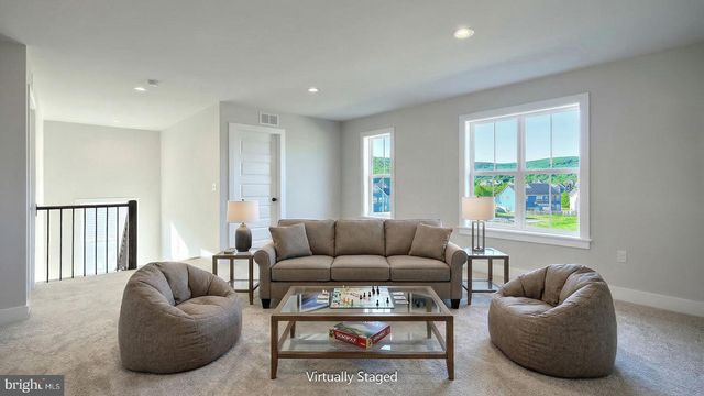130 SOUTH MOUNTAIN DR, Carlisle, PA 17013