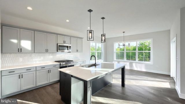 130 SOUTH MOUNTAIN DR, Carlisle, PA 17013