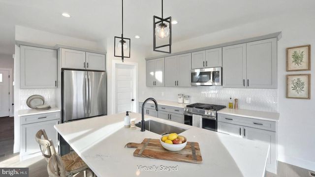 130 SOUTH MOUNTAIN DR, Carlisle, PA 17013