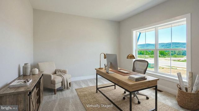 130 SOUTH MOUNTAIN DR, Carlisle, PA 17013
