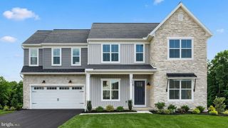 130 SOUTH MOUNTAIN DR, Carlisle, PA 17013