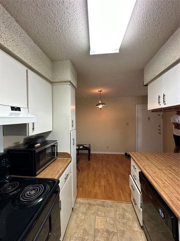 910 Duncan LN 52, Austin, TX 78705