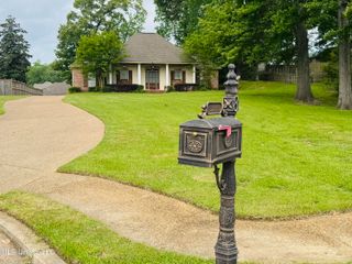 8 Audubon Place, Natchez, MS 39120