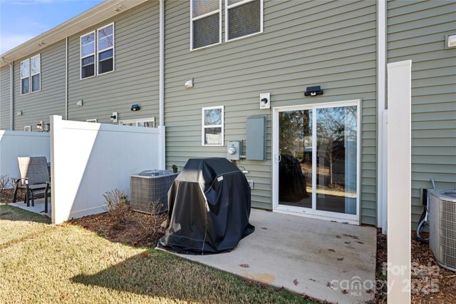 127 Villa Lane, Lincolnton, NC 28092