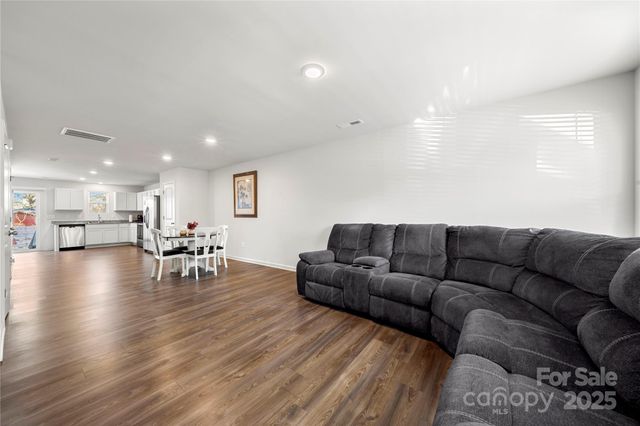 127 Villa Lane, Lincolnton, NC 28092