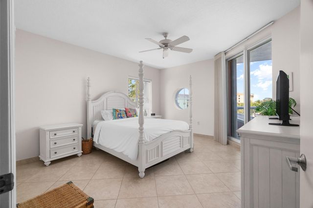 2051 SE 3rd Street 307, Deerfield Beach, FL 33441