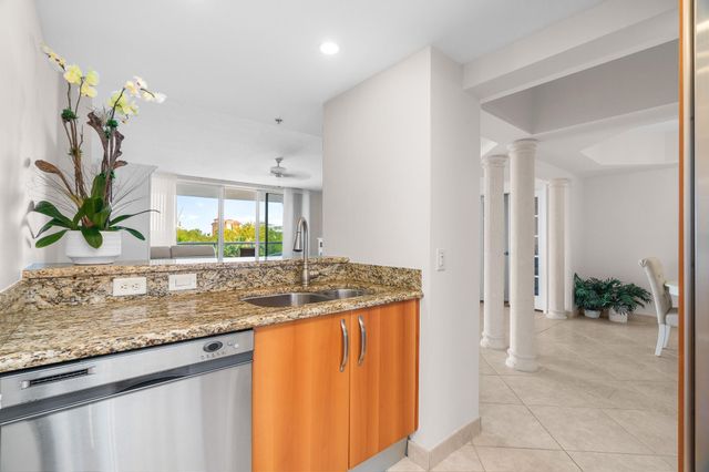 2051 SE 3rd Street 307, Deerfield Beach, FL 33441