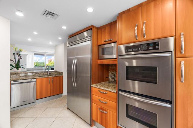 2051 SE 3rd Street 307, Deerfield Beach, FL 33441